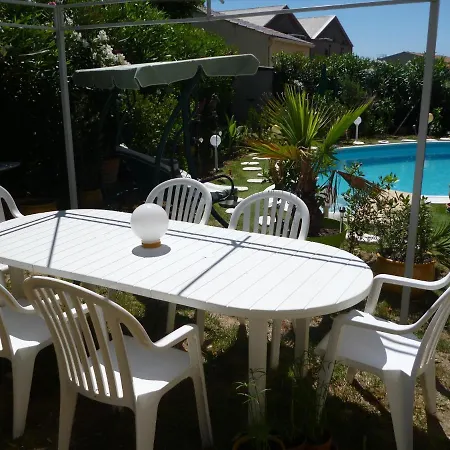 Chez Patrick Bed & Breakfast Roujan