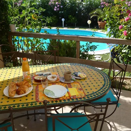 Chez Patrick Bed & Breakfast 4*