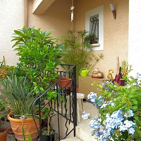 Chez Patrick Bed & Breakfast Roujan