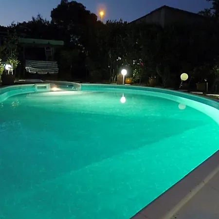 Chez Patrick Bed & Breakfast Roujan